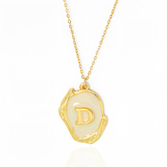 Colar Com Letra Inicial Madrepérola Banhado em Ouro 18K