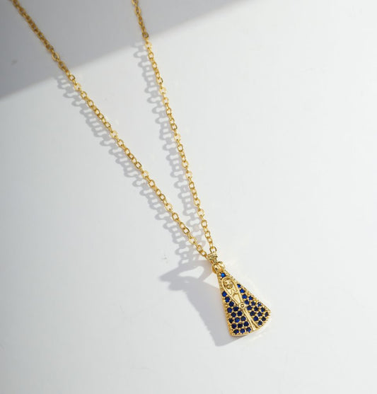 Colar Nossa Senhora Cravejado em Zircônias Azuis Banhado