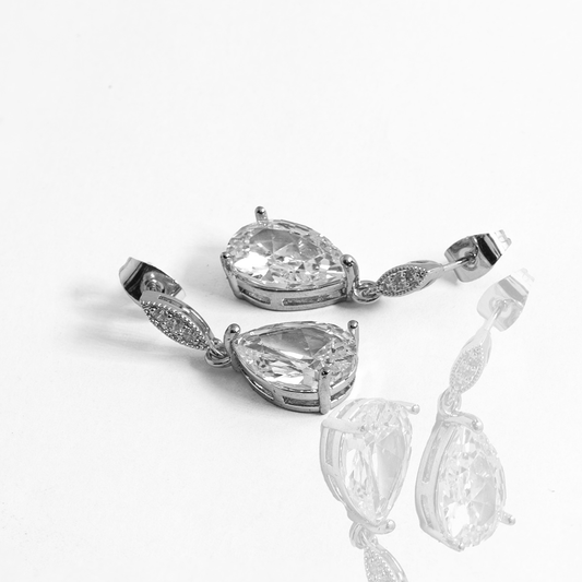 Brinco Pingente Gota Cravejado