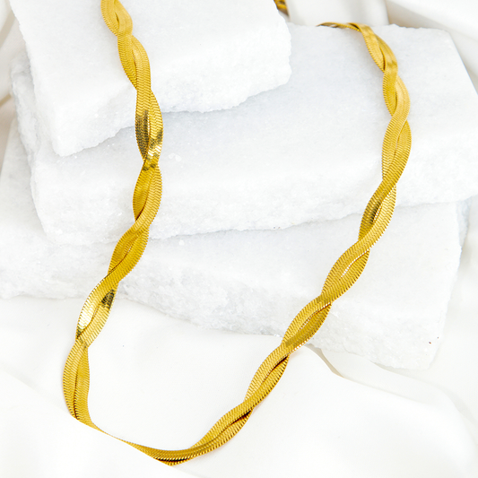 Colar Fita Laminada Trançada Banhada A Ouro
