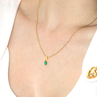 Conjunto Colar e Brinco Argolinha com Zircônias Formato Coração