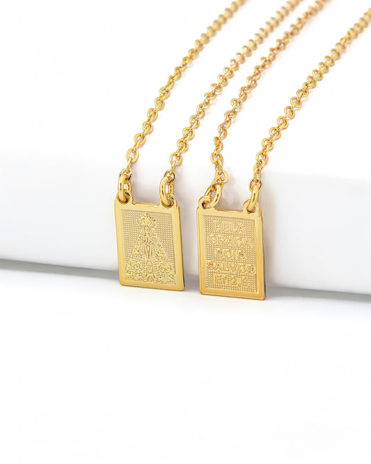 Escapulário Nossa Senhora De Fátima Pela Graça Sois Salvo Banhado em Ouro 18K