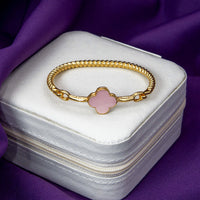 Bracelete Fio Torcido Trevo Resinado Multicolor Banhado em Ouro 18K