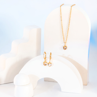 Conjunto Colar e Brinco Argolinha com Zircônias Formato Coração