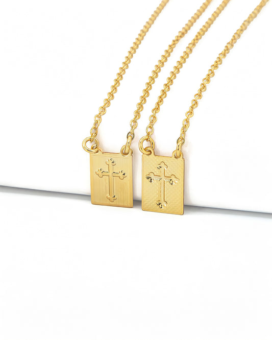 Escapulário Placa Crucifixo Banhado em Ouro 18K