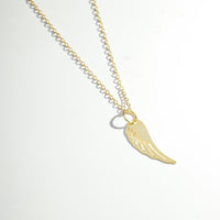 Colar com Pingente de Asas Vazada | Banhado a Ouro 18k
