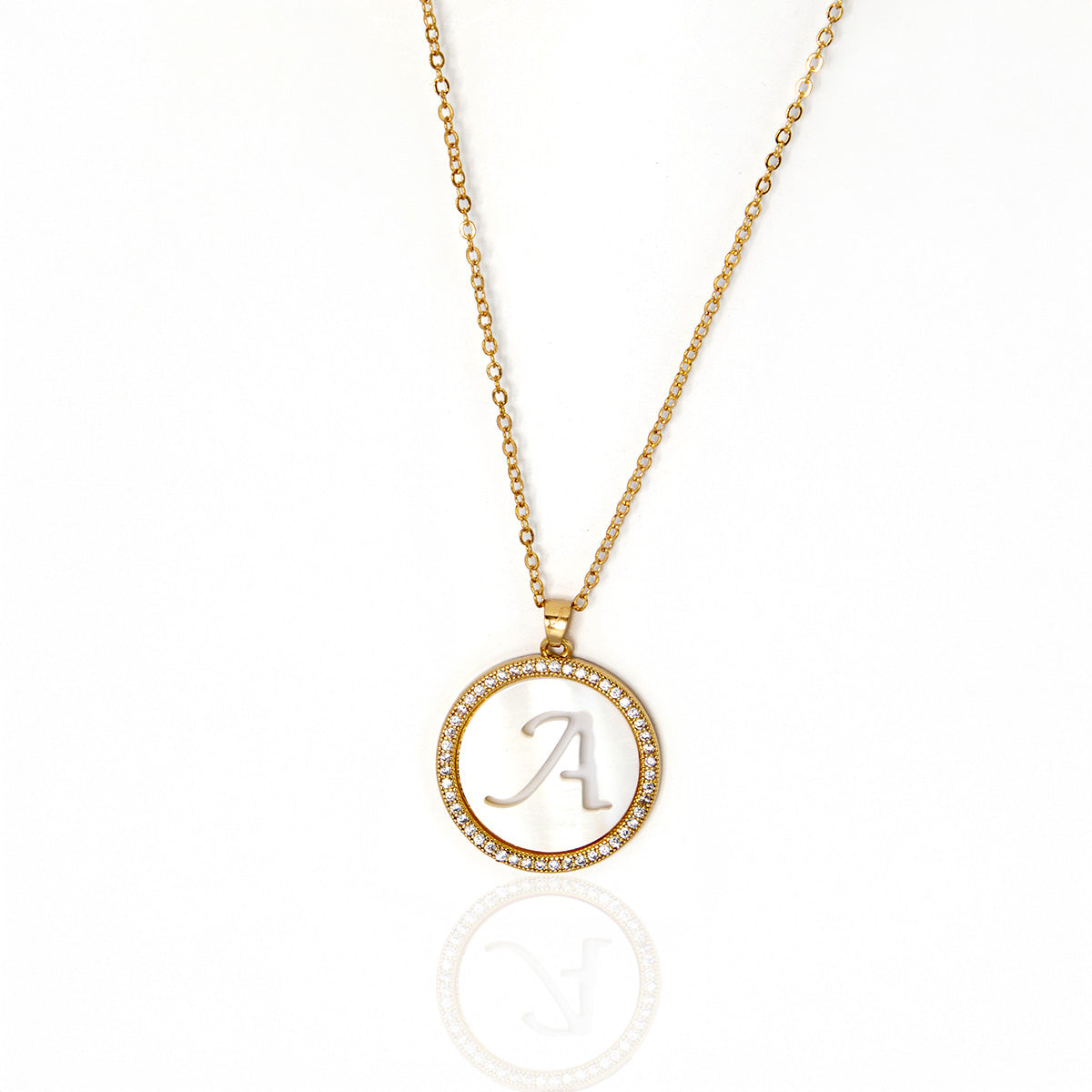 Colar Letra Iniciais Madrepérola Microzircônias  Banhado em Ouro 18K