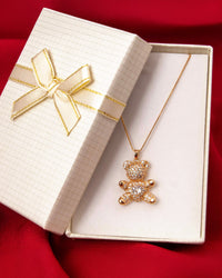 Colar Urso Pedra em Coração Cravejado de Zircônias Banhado em Ouro 18K