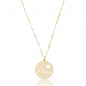 COLAR MEDALHA COM FRASE (EU AMO PRAIA) BANHADO EM OURO 18K