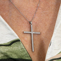 Colar Crucifixo Com Borda Cravejado Com Micro Zircônia Banhado em Ouro 18K