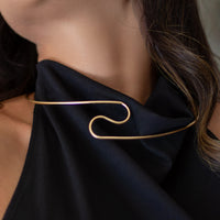 Colar Choker em Formato S Ondulado Banhado em Ouro 18K