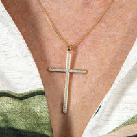 Colar Crucifixo Com Borda Cravejado Com Micro Zircônia Banhado em Ouro 18K
