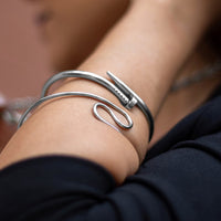 Pulseira em Formato S Ondulado Banhado em Ouro 18K