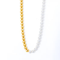 Colar Com Perola e Bolinhas Lisa Banhado a Ouro 18K