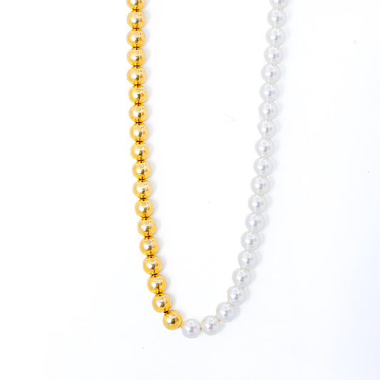 Colar Com Perola e Bolinhas Lisa Banhado a Ouro 18K